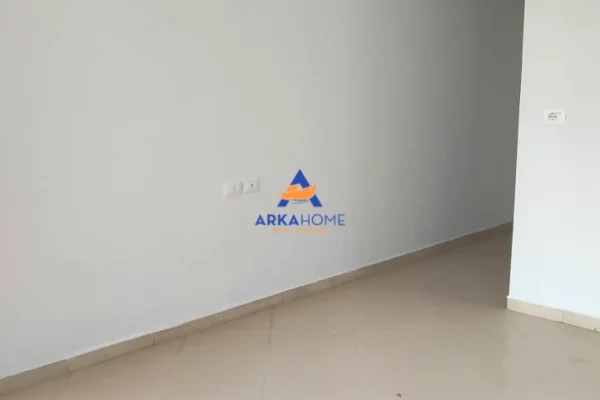 Shtepi me qera Apartament ne Tirane, 2+1, Mobilimi Bosh, pa mobiluar, Pagesa 432  Euro.