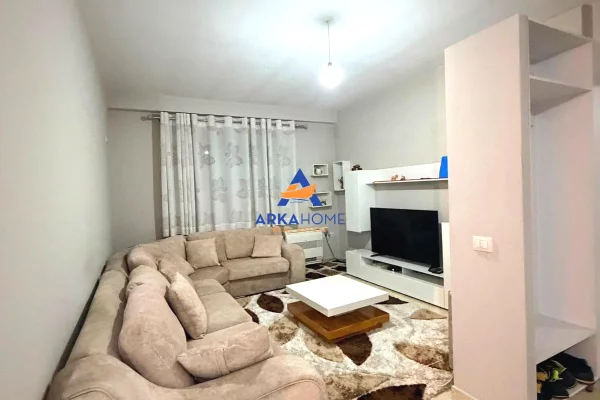 JEPET APARTAMENT 2+1 ME QERA "YZBERISHT' 49.000 LEKE