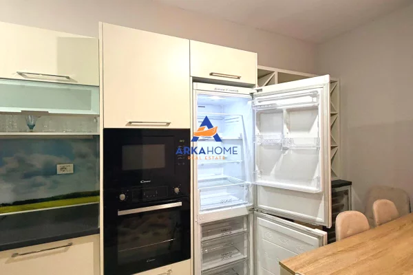 Shtepi me qera Apartament ne Tirane, 2+1, Mobilimi E mobiluar, Pagesa 530  Euro.