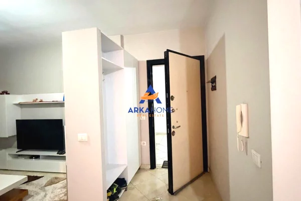 Shtepi me qera Apartament ne Tirane, 2+1, Mobilimi E mobiluar, Pagesa 530  Euro.