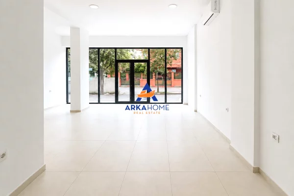 SHITET AMBIENT KOMERCIAL 48 M2 "RRUGA ALBANOPOLI" 120.000 EURO