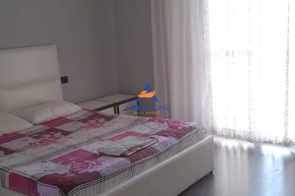 Shtepi me qera Apartament ne Tirane, 2+1, Mobilimi E mobiluar, Pagesa 541  Euro.
