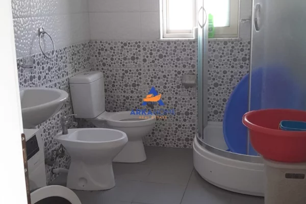 Shtepi me qera Apartament ne Tirane, 2+1, Mobilimi E mobiluar, Pagesa 541  Euro.