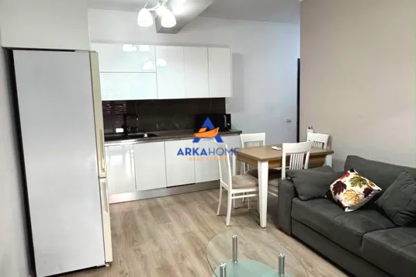 Shtepi me qera Apartament ne Tirane, 1+1, Mobilimi E mobiluar, Pagesa 649  Euro.