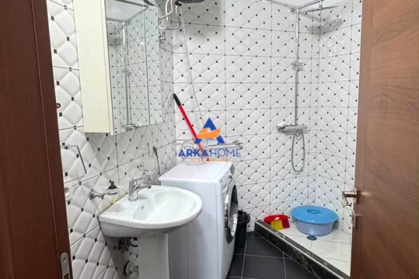 Shtepi me qera Apartament ne Tirane, 1+1, Mobilimi E mobiluar, Pagesa 649  Euro.