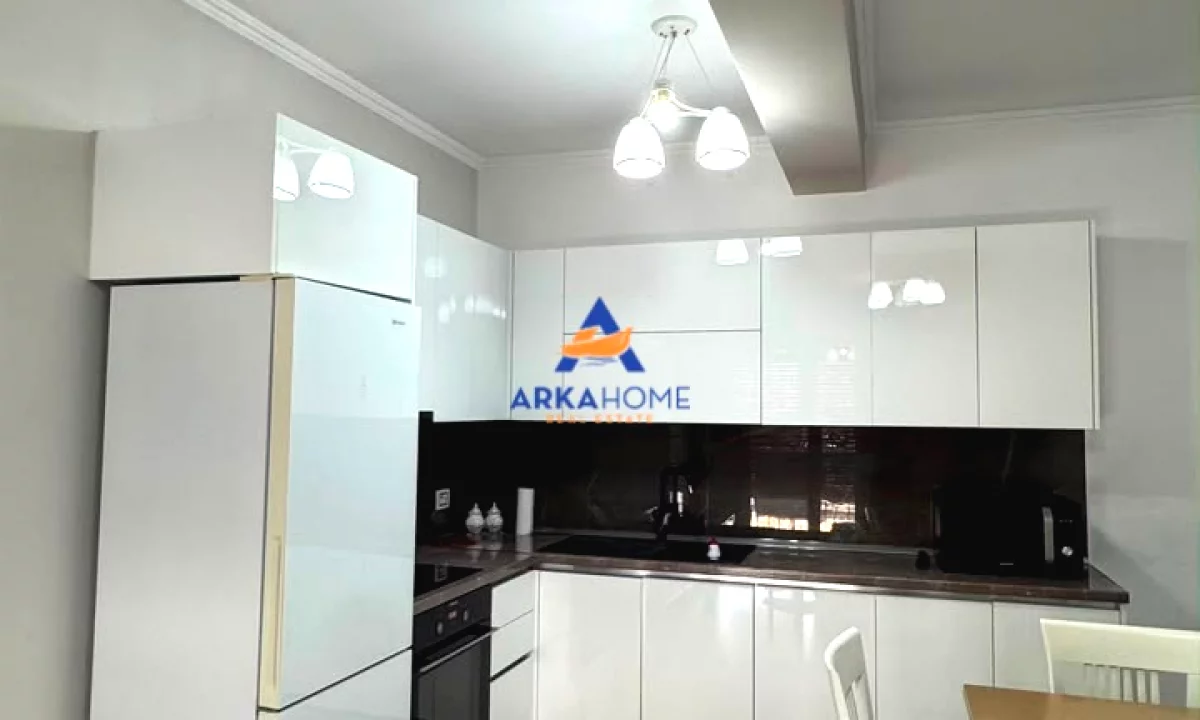 Shtepi me qera Apartament ne Tirane, 1+1, Mobilimi E mobiluar, Pagesa 649  Euro.