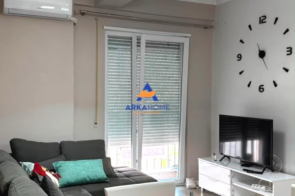 Shtepi me qera Apartament ne Tirane, 1+1, Mobilimi E mobiluar, Pagesa 649  Euro.
