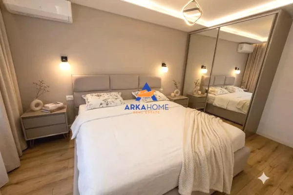 Shtepi ne shitje Apartament ne Tirane, 2+1, Mobilimi E mobiluar, Pagesa 188,000  Euro.