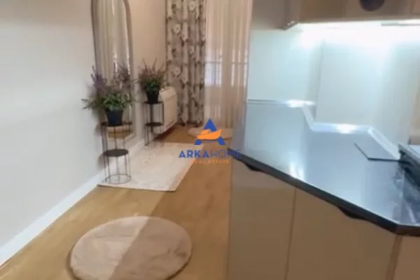 Shtepi me qera Apartament ne Tirane, 1+1, Mobilimi E mobiluar, Pagesa 919  Euro.