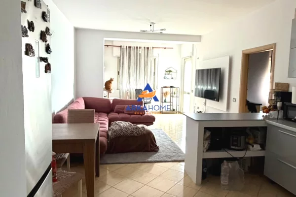 JEPET APARTAMENT ME QERA 1+1+BALLKON "RRUGA BILL KLINTON" 55.000 LEKE