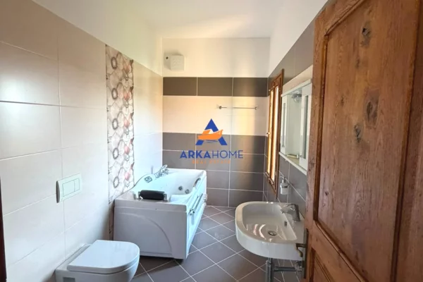Shtepi me qera Vila Luksoze ne Tirane, 4+1, Mobilimi Pjeserisht e mobiluar, Pagesa 27,144  Euro.