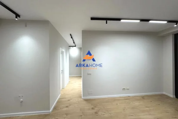 Shtepi me qera Apartament ne Tirane, 2+1, Mobilimi Bosh, pa mobiluar, Pagesa 977  Euro.