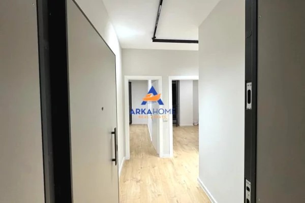 Shtepi me qera Apartament ne Tirane, 2+1, Mobilimi Bosh, pa mobiluar, Pagesa 977  Euro.