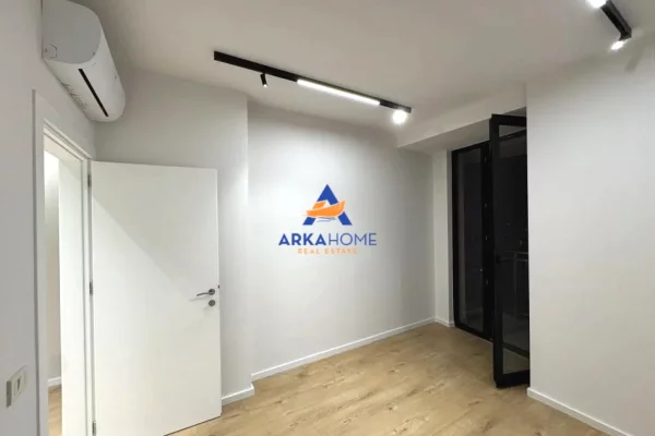 Shtepi me qera Apartament ne Tirane, 2+1, Mobilimi Bosh, pa mobiluar, Pagesa 977  Euro.