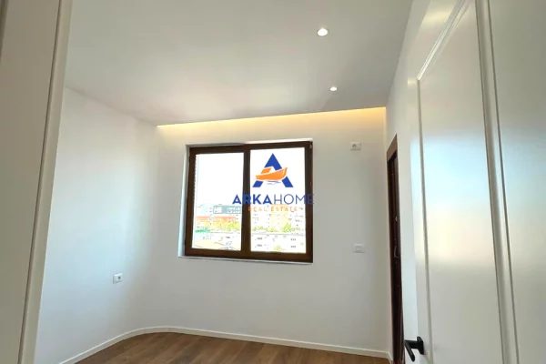 Shtepi ne shitje Apartament ne Tirane, 2+1, Mobilimi Bosh, pa mobiluar, Pagesa 198,000  Euro.