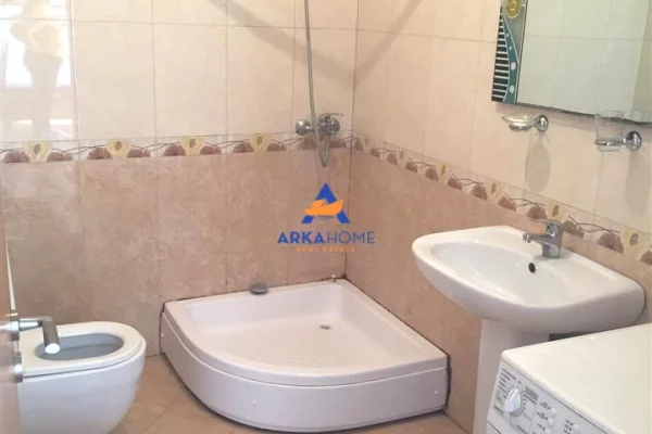Shtepi me qera Apartament ne Tirane, 1+1, Mobilimi E mobiluar, Pagesa 543  Euro.