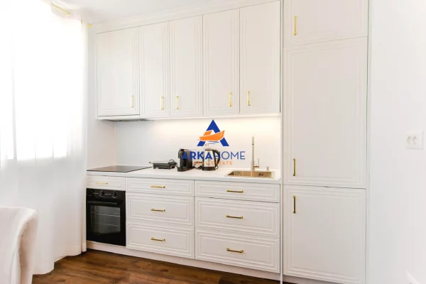 Shtepi me qera Apartament ne Tirane, 1+1, Mobilimi Bosh, pa mobiluar, Pagesa 60,000  Leke.
