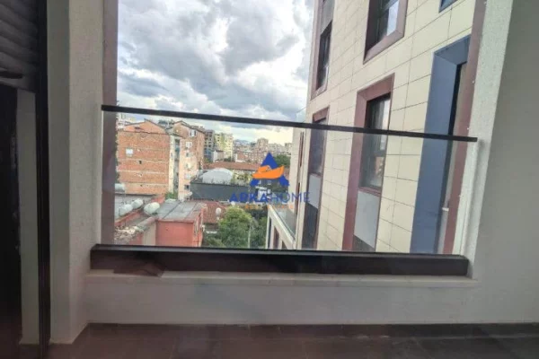 Shtepi me qera Apartament ne Tirane, 2+1, Mobilimi E mobiluar, Pagesa 1,000  Euro.