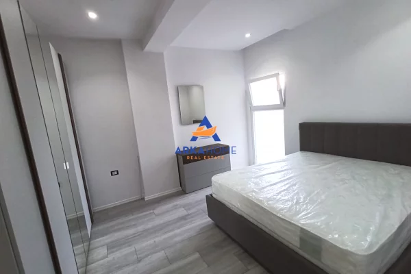 Shtepi me qera Apartament ne Tirane, 2+1, Mobilimi E mobiluar, Pagesa 597  Euro.