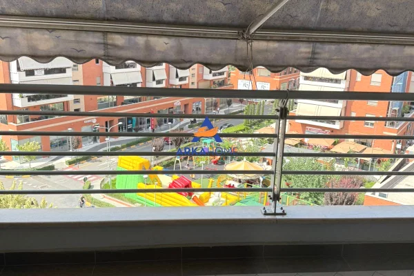Shtepi me qera Apartament ne Tirane, 3+1, Mobilimi E mobiluar, Pagesa 1,304  Euro.