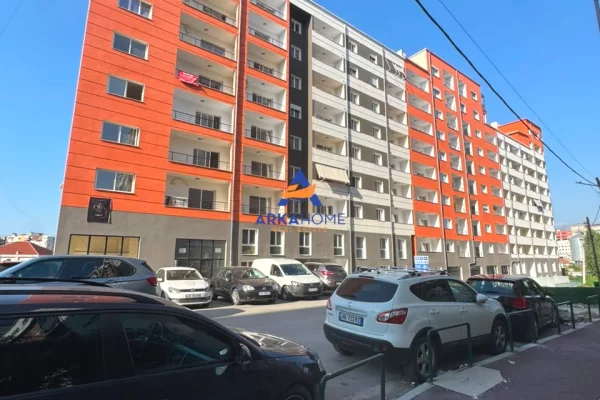 Shtepi ne shitje Apartament ne Tirane, 2+1, Mobilimi Bosh, pa mobiluar, Pagesa 149,500  Euro.