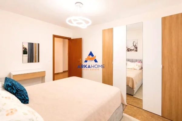 Shtepi ne shitje Apartament ne Durres, 2+1, Mobilimi E mobiluar, Pagesa 140,000  Euro.