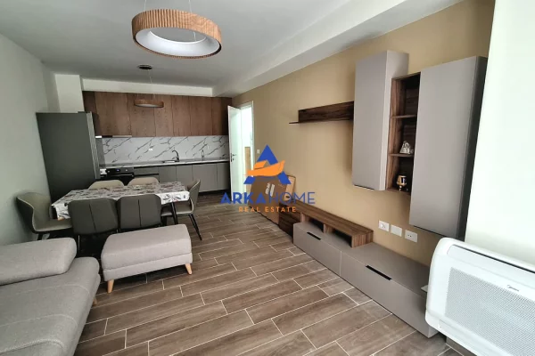 JEPET ME QERA APARTAMENT 2+1+BALLKON "5 MAJI" 55.000 LEKE