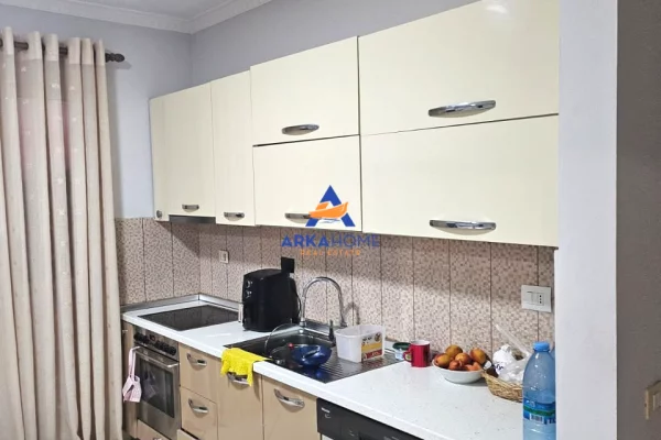 Shtepi me qera Apartament ne Tirane, 2+1, Mobilimi E mobiluar, Pagesa 600  Euro.