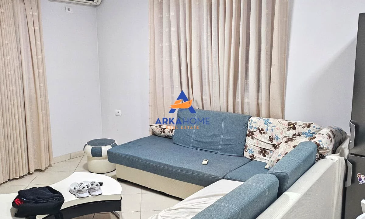 Shtepi me qera Apartament ne Tirane, 2+1, Mobilimi E mobiluar, Pagesa 600  Euro.