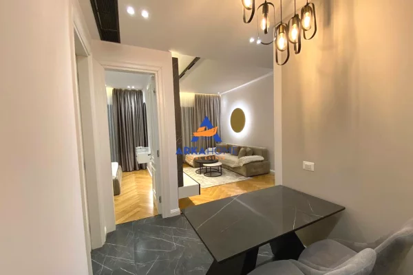 Shtepi me qera Apartament ne Tirane, 1+1, Mobilimi E mobiluar, Pagesa 1,304  Euro.