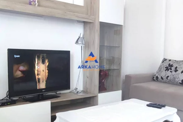Shtepi me qera Apartament ne Tirane, 1+1, Mobilimi E mobiluar, Pagesa 652  Euro.