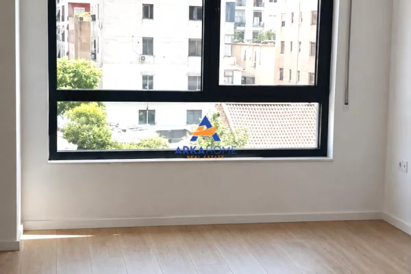 JEPET APARTMENT ME QERA 1+1+BALLKON "RRUGA 5 MAJI" 40.000 LEKE