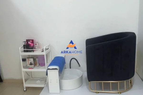 SHITET BIZNES, PARUKERI 70M2 "YZBERISHT" 800.000 LEKE