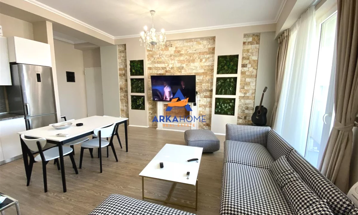 Shtepi ne shitje Apartament ne Tirane, 2+1, Mobilimi E mobiluar, Pagesa 344,756  Euro.