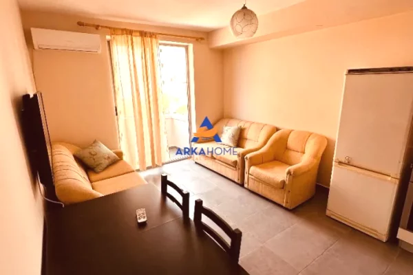 Shtepi me qera Apartament ne Tirane, 1+1, Mobilimi E mobiluar, Pagesa 489  Euro.