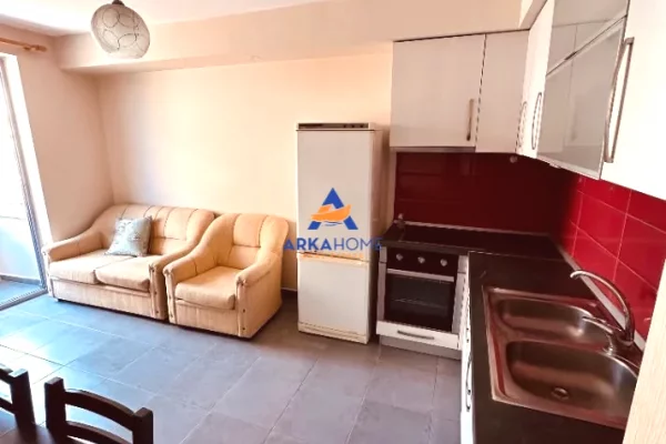 Shtepi me qera Apartament ne Tirane, 1+1, Mobilimi E mobiluar, Pagesa 489  Euro.