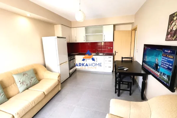 Shtepi me qera Apartament ne Tirane, 1+1, Mobilimi E mobiluar, Pagesa 489  Euro.
