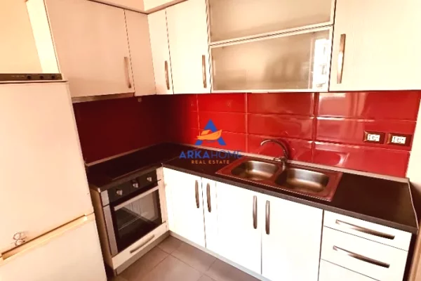 Shtepi me qera Apartament ne Tirane, 1+1, Mobilimi E mobiluar, Pagesa 489  Euro.