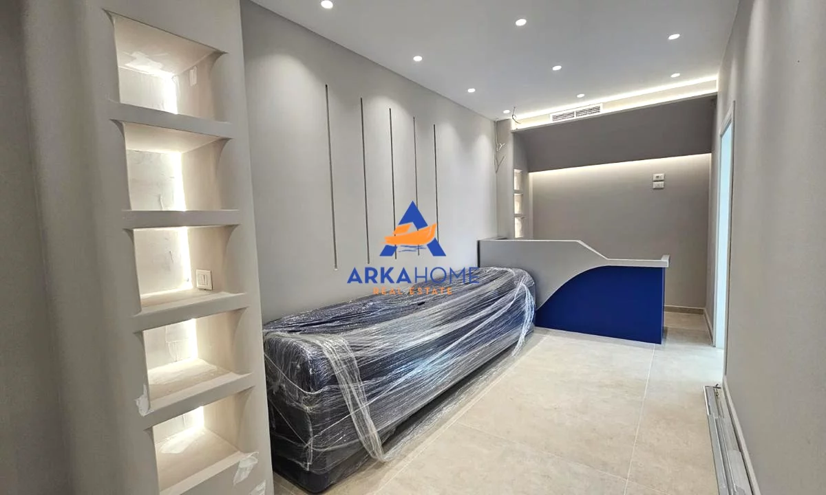 JEPET AMBIENT PER KLINIKE ME QERA 140 M2 "KOMUNA E PARISIT" 2500 EURO