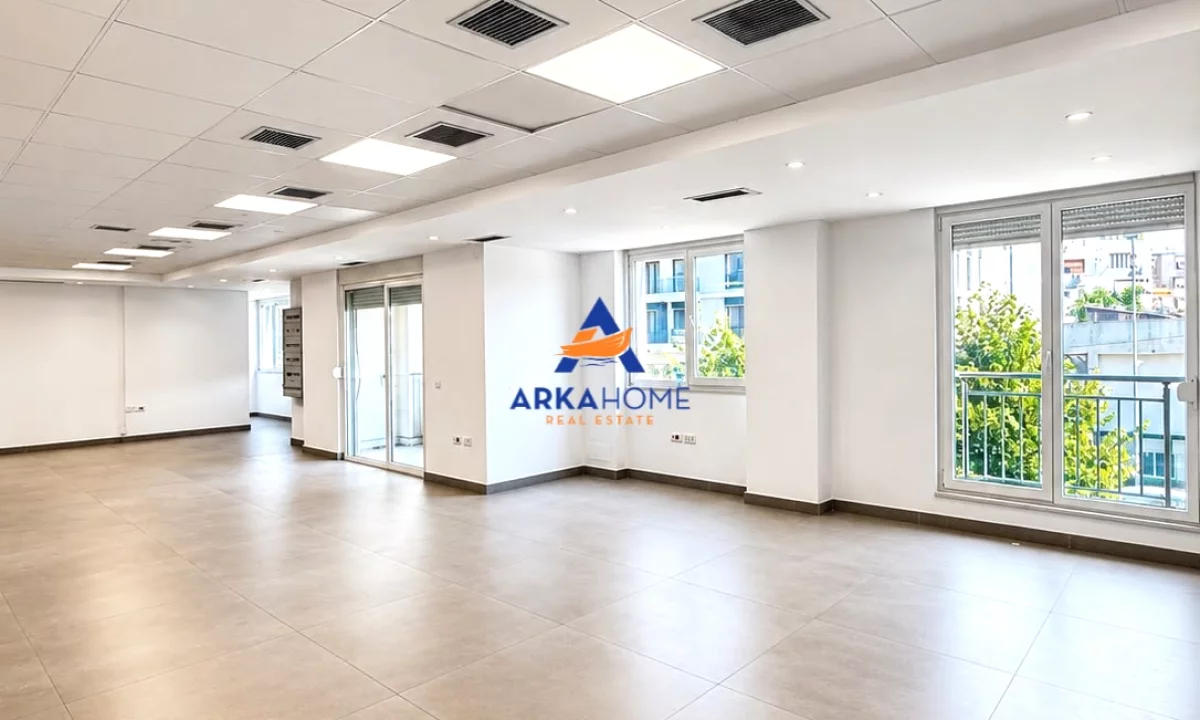 SHITET AMBIENT BIZNESI/ZYRE 450 M2 "KOMUNA E PARISIT" 1.575.000 EURO