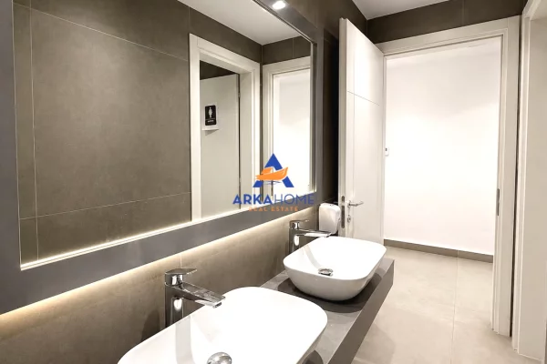 SHITET AMBIENT BIZNESI/ZYRE 450 M2 "KOMUNA E PARISIT" 1.575.000 EURO