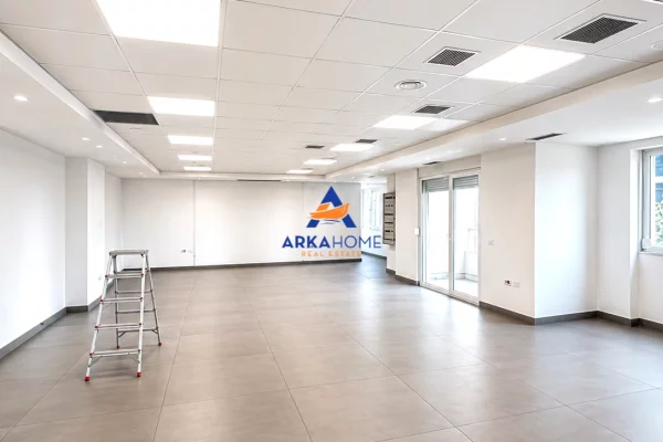 SHITET AMBIENT BIZNESI/ZYRE 450 M2 "KOMUNA E PARISIT" 1.575.000 EURO
