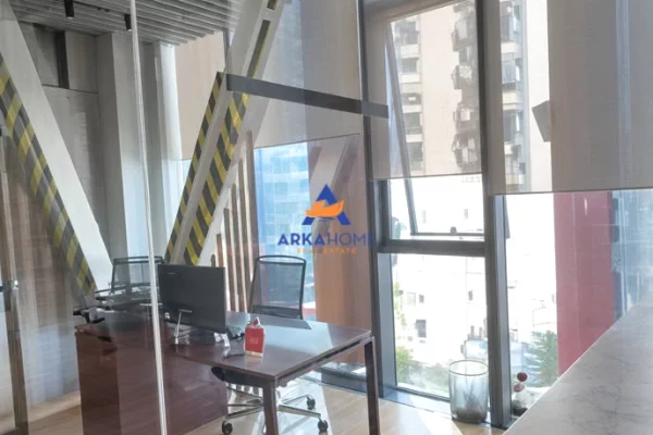 JEPET AMBIENT PER ZYRA 500 M2 "STADIUMI AIR ALBANIA" 14.500 EURO
