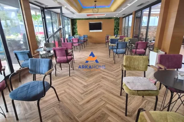 JEPET LOUNGE BAR ME QERA 250 M2 