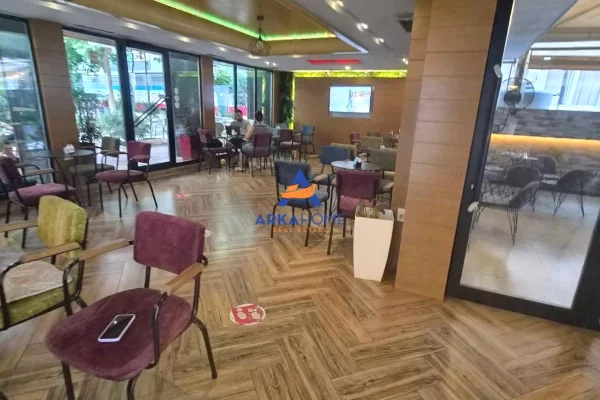 JEPET LOUNGE BAR ME QERA 250 M2 