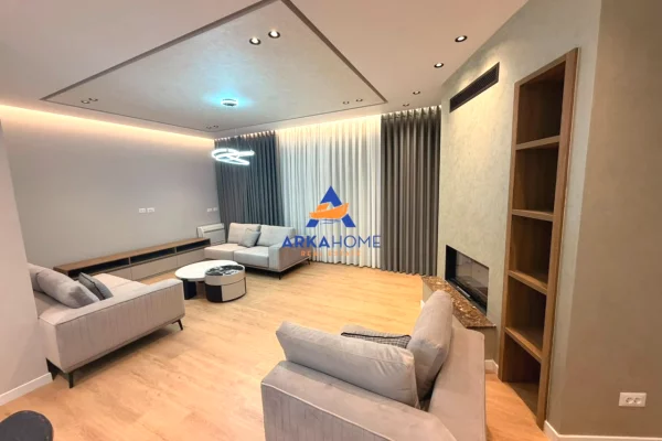 Shtepi me qera Vila Luksoze ne Tirane, 4+1, Mobilimi E mobiluar, Pagesa 4,347  Euro.