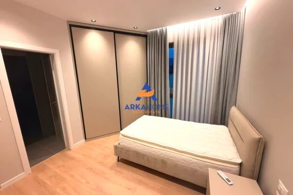 Shtepi me qera Vila Luksoze ne Tirane, 4+1, Mobilimi E mobiluar, Pagesa 4,347  Euro.