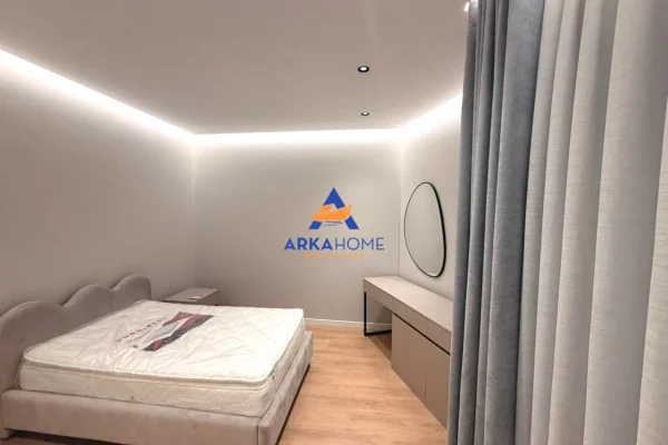 Shtepi me qera Vila Luksoze ne Tirane, 4+1, Mobilimi E mobiluar, Pagesa 4,347  Euro.