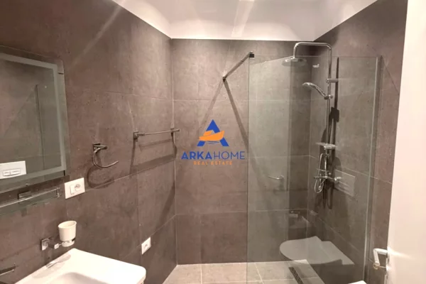Shtepi me qera Vila Luksoze ne Tirane, 4+1, Mobilimi E mobiluar, Pagesa 4,347  Euro.