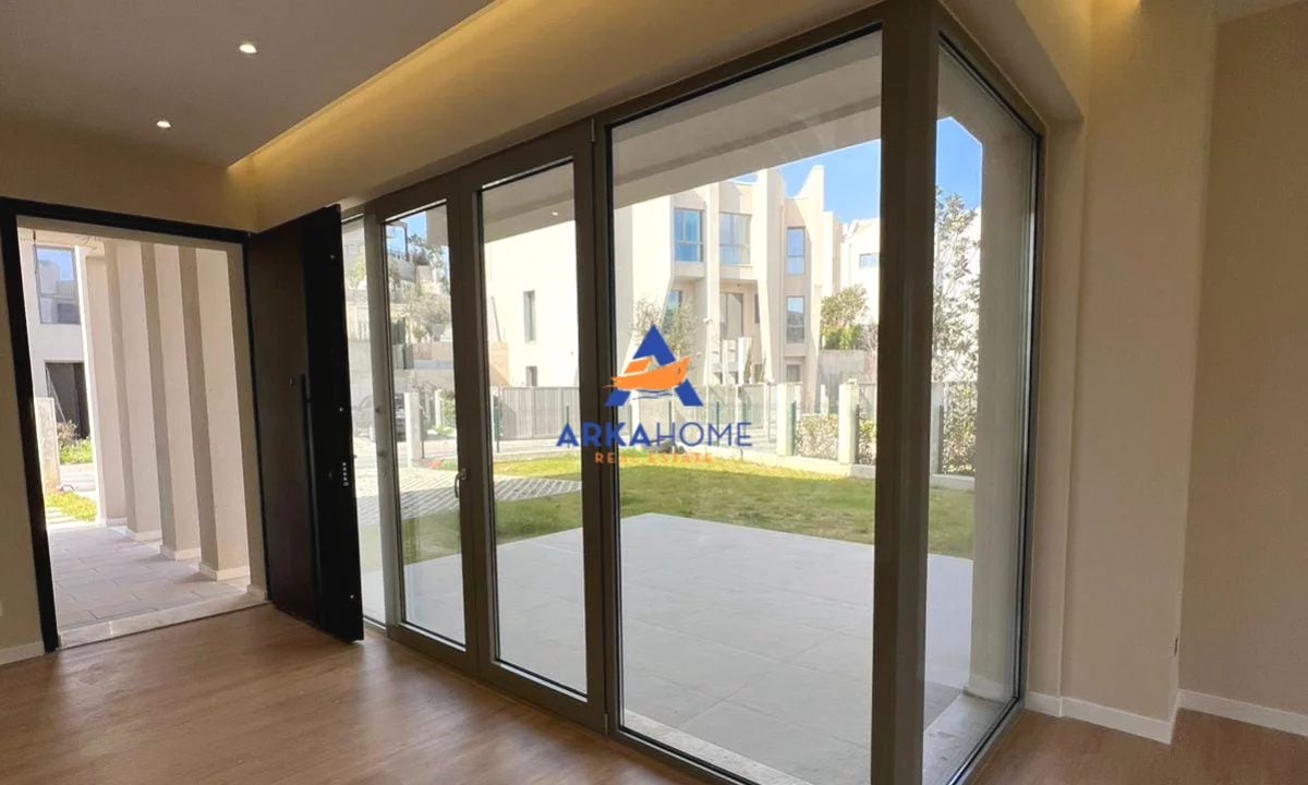 Shtepi me qera Vila Luksoze ne Tirane, 4+1, Mobilimi Bosh, pa mobiluar, Pagesa 2,717  Euro.